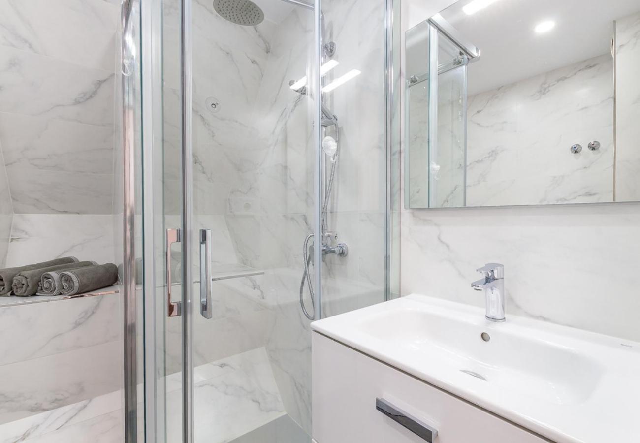 Reformado Apartamento En El Centro Con Vista Al Mar Torremolinos Buitenkant foto